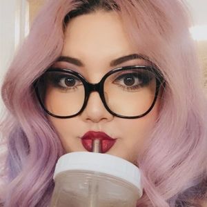 Meet your Posher, Elena